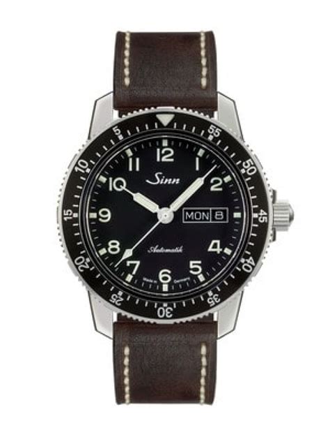 pilot watch with bezel